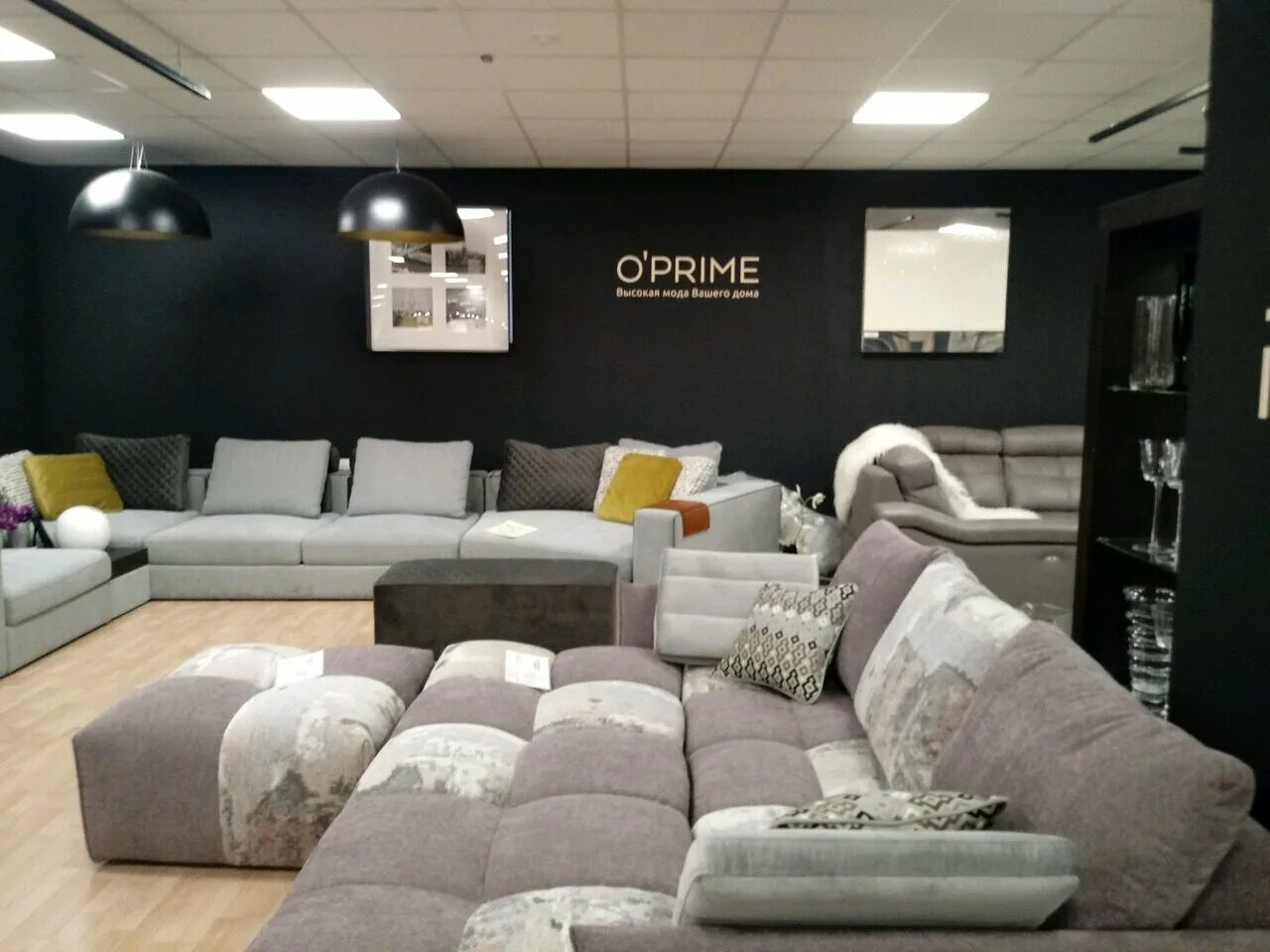 мебель молл волгоград диваны угловые. волжская фабрика мягкой мебели. мебельный центр аура волгоград. диваны от волгоградской фабрики. волгоград диваны адреса.