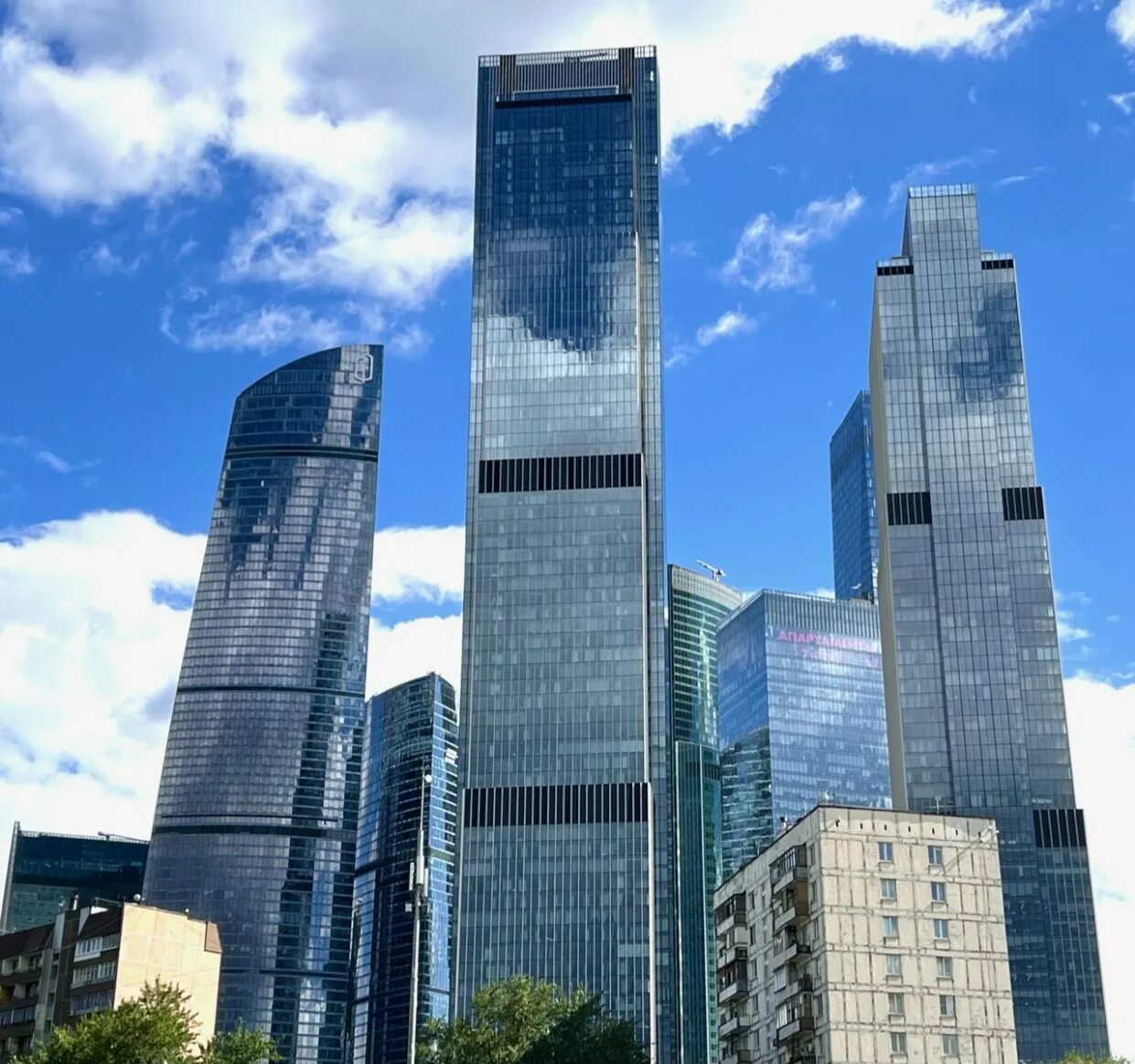 названия высоток москвы. 7 сестер в москве сталинские высотки на карте. названия высоток москвы. сталинские высотки в москве на карте. семь сталинских высоток в москве.