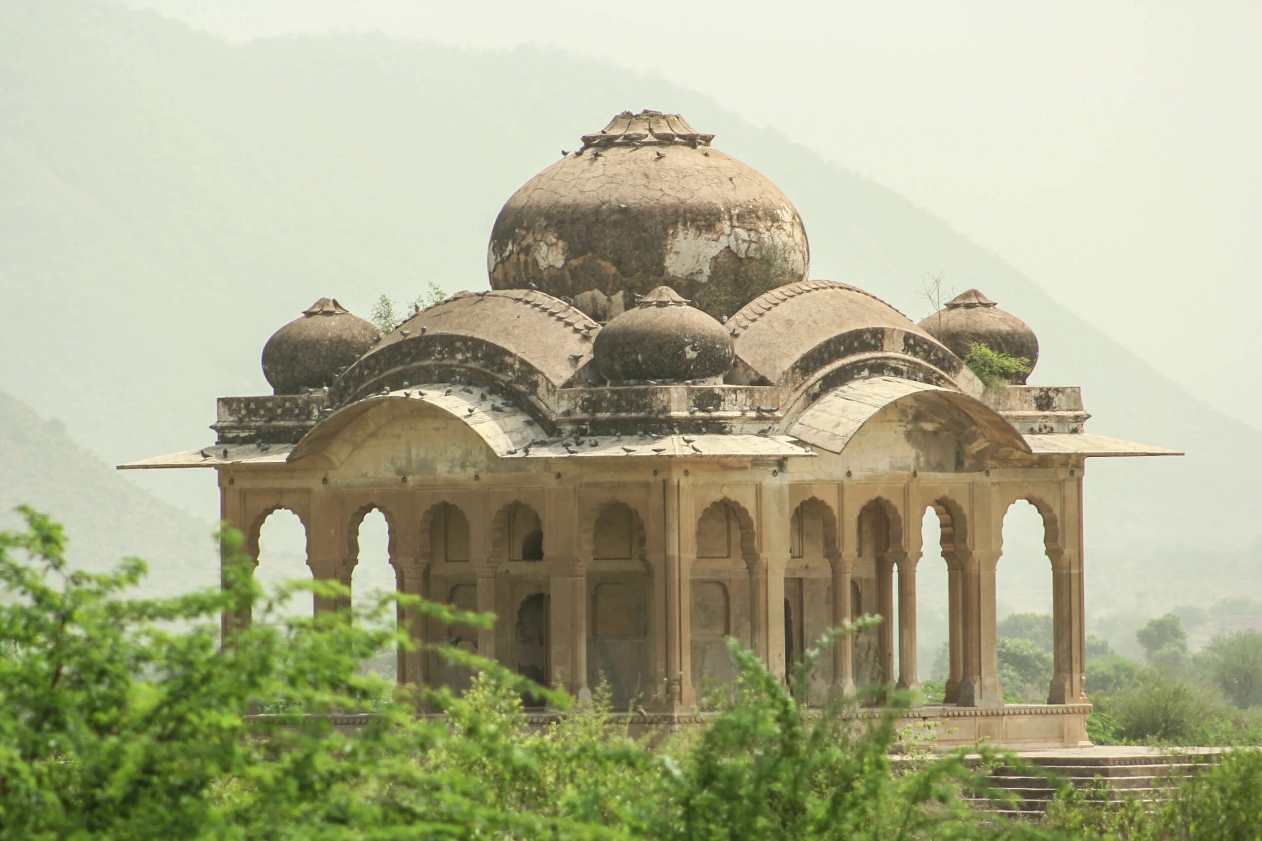 Форт Бхангар в Индии, в штате Раджастан. Заброшенный древний город в Раджастане. Загадочная индия