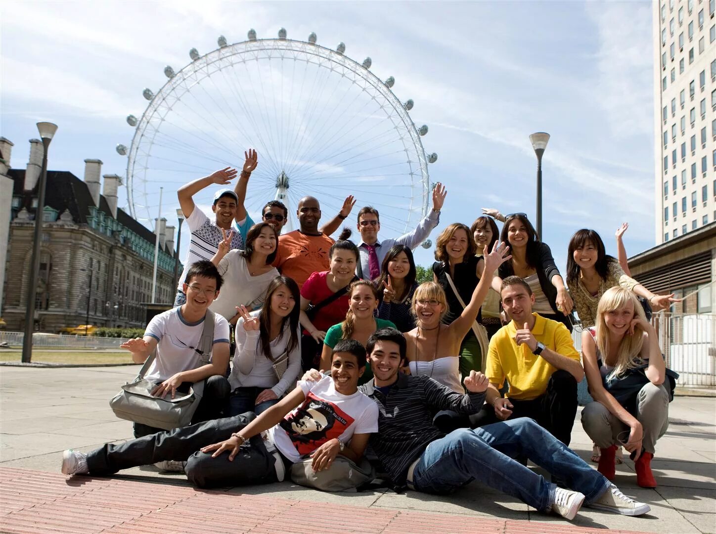 Туристический автобус в лондоне. London excursions. Лондон летом. London excursions. Sightseeing tour.