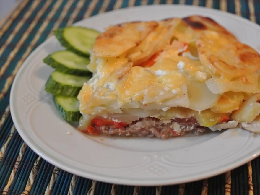 Мясо по французски. Картофель по-французски в духовке. Французский картошка с фаршем в духовке. Картофель по-французски в духовке с мясом. Мясо по французски.
