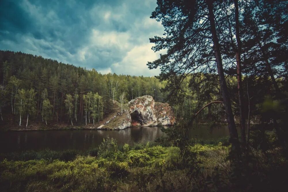 Каменские горы. Каменные ворота Каменск Уральский. Исеть река Каменск-Уральский каменные ворота. Каменные ворота на реке Исеть. Река Исеть Свердловская область Каменск Уральский.