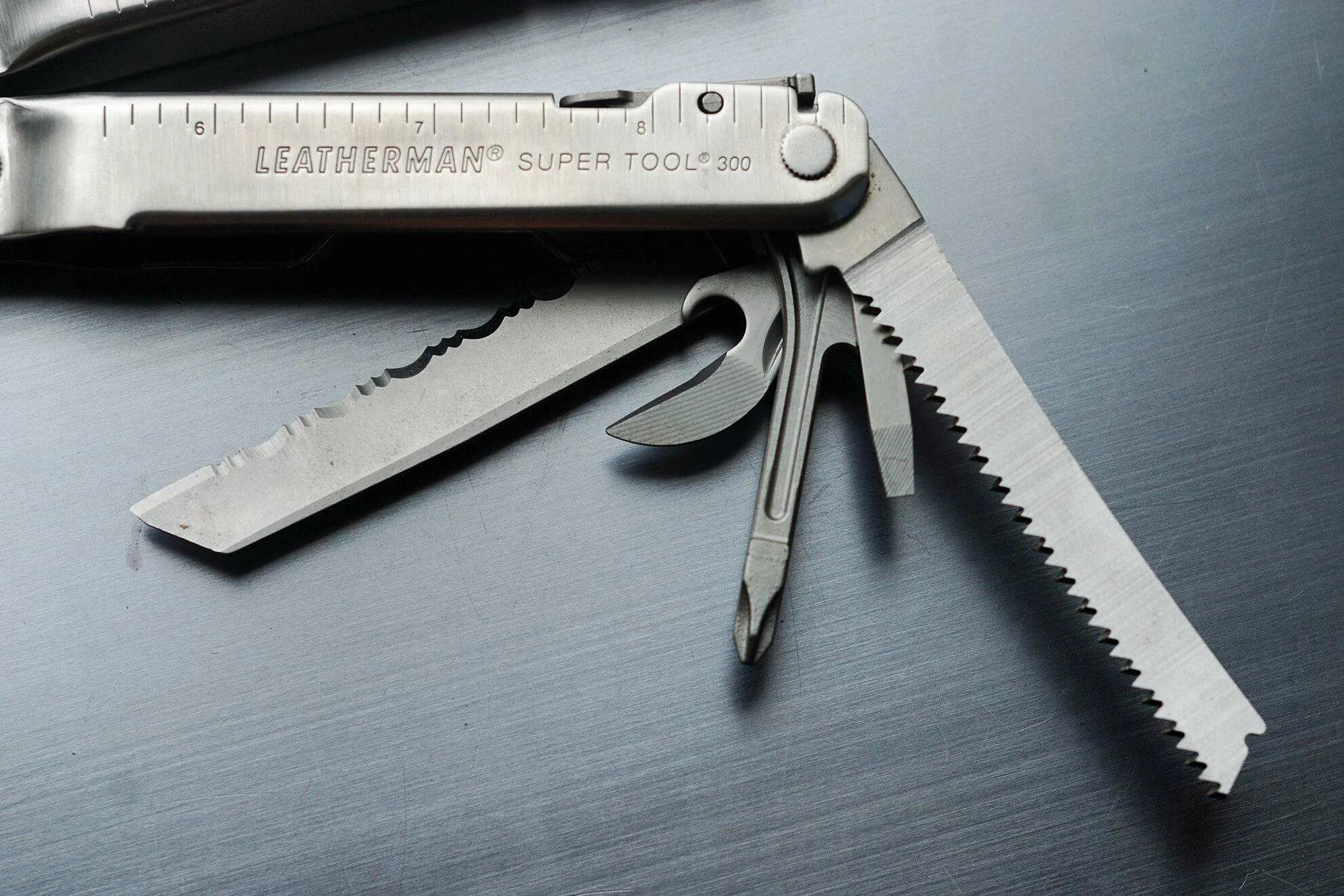 Leatherman super Tool 300. Мультитул Leatherman super Tool 300. 831369 Мультитул Leatherman super Tool 300 EOD. Leatherman SUPERTOOL 300 vs SWISSTOOL.