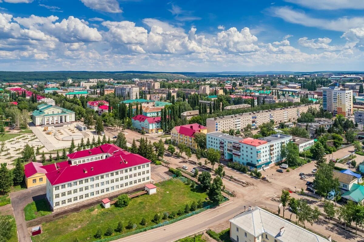 Площадь города ишимбай. Ишимбай башкортостан. Фотографии ишимбая. Ишимбай центр города. Площадь ленина ишимбай.