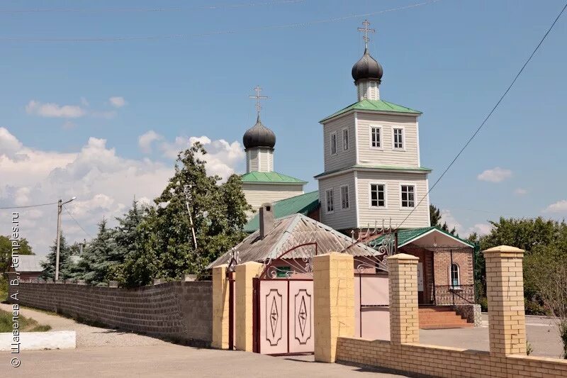 Покажи в георгиевске. Георгиевск храм Святого Георгия. Церковь Георгия Победоносца Георгиевск. Георгиевская Церковь Ставропольский край. Церковь в Георгиевске Ставропольский край.