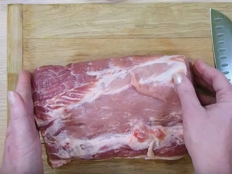 Мясо для отбивных свинина. Свинина карбонат отбивные. Часть свинины для отбивных. Какая часть свинины для отбивных.