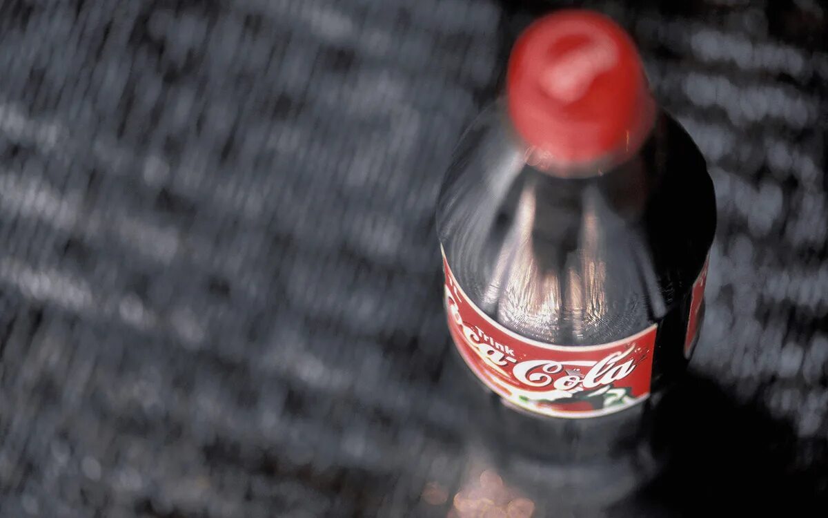 Илон маск кокаин. Coca cola ребрендинг. Маск кола. Дистрибьютор кока-кола. Маск кола.