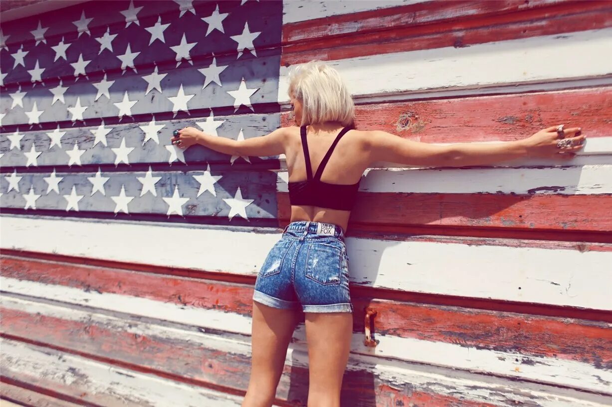 Грид-герлз formula1. Джалибат герлз. Грид-гёрлз в формуле-1. Нюю. 40 девушек называется.