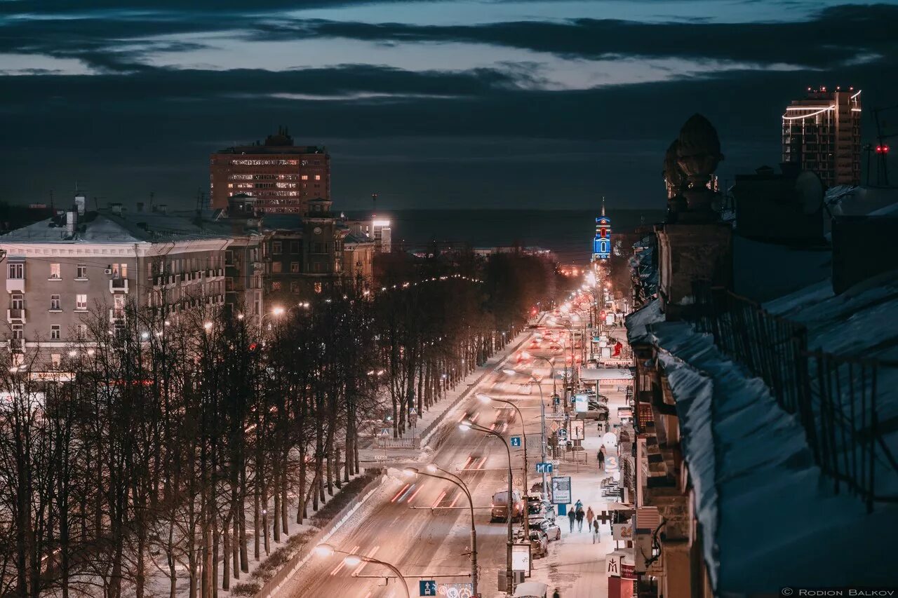 Пермь пр комсомольский. КОМПРОС Пермь. Комсомольский проспект Пермь. Комсомольский проспект Пермь ночью. Пермь КОМПРОС ночью.