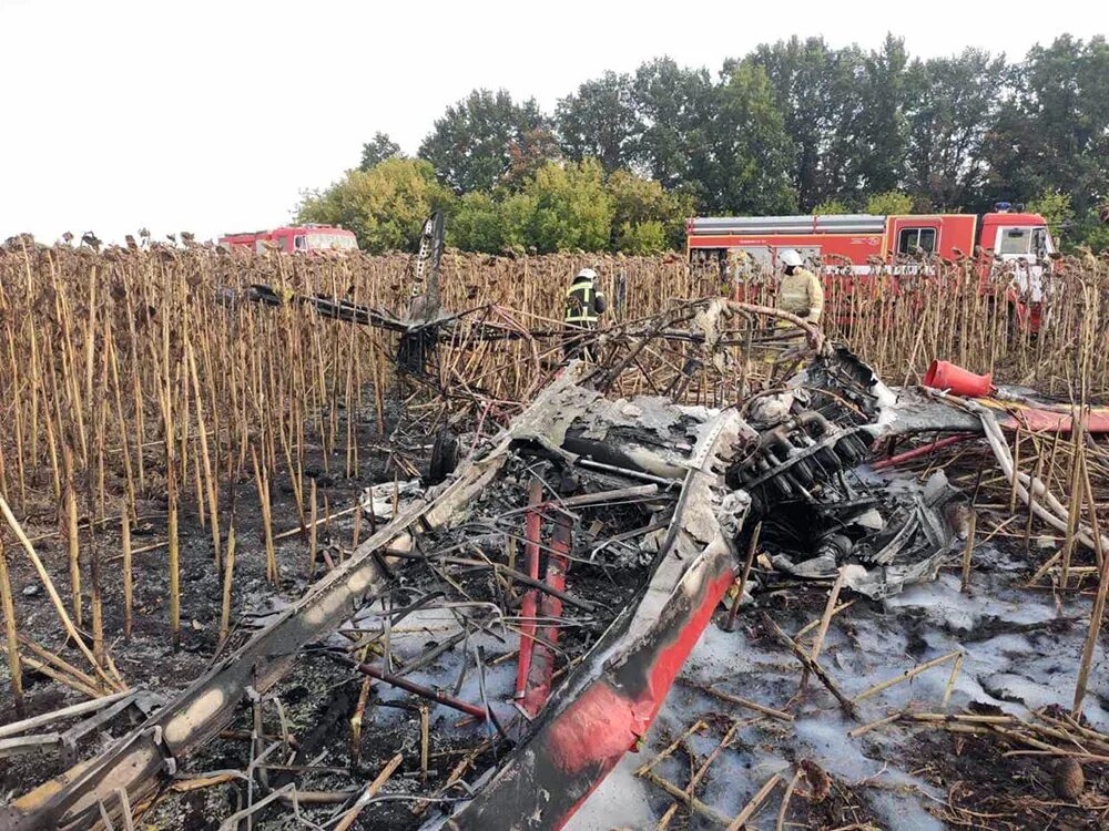 Самолет разбился 12.03. Самолет упал в Гарбузово Белгородской области. Крушение самолета в Белгородской области. Крушение легкомоторного самолета в Белгородской области. Самолёт под Белгородом.