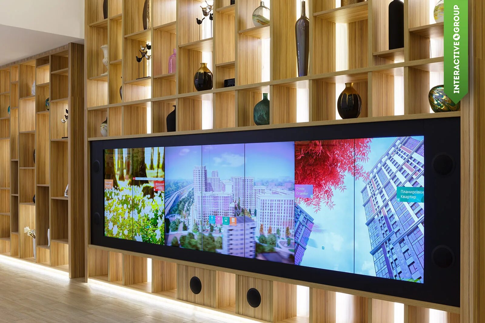 Интерактив групп. Стенды для ритейла. digital signage в россии. мегаполис стенды экраны. интерактив для компании.