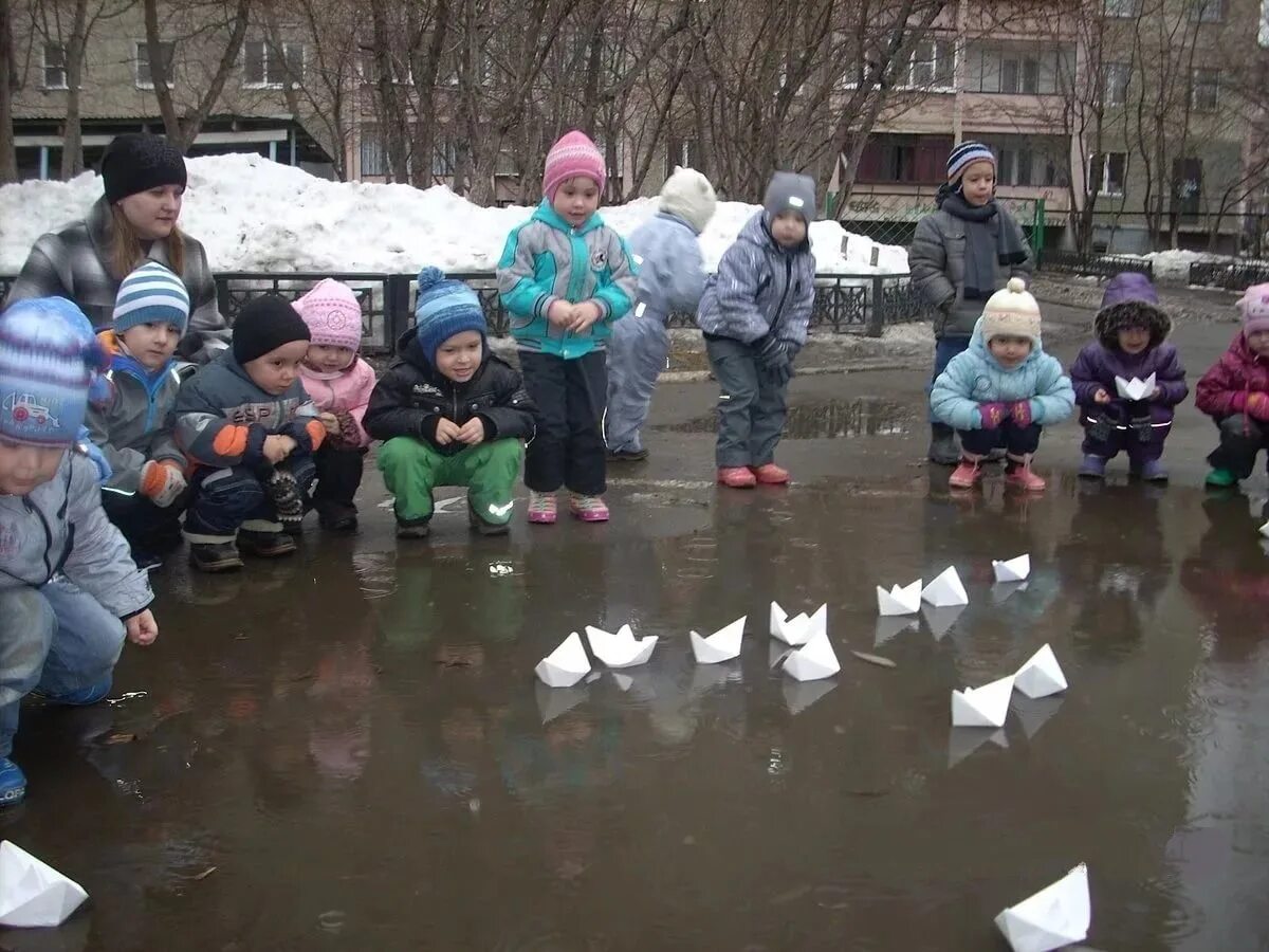 Весенние развлечения. Весенние кораблики. Весенние игры.