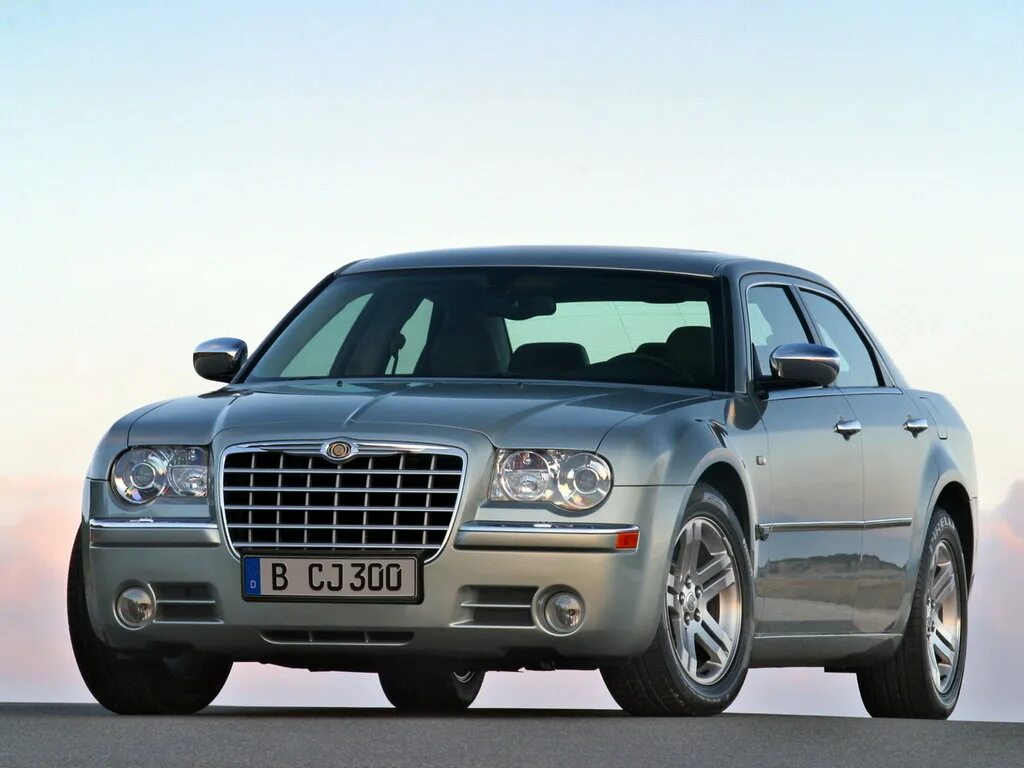 C 300 600. Chrysler 300c 2004. Крайслер 300с 2004. Крайслер 300с седан. Chrysler 300c i 2004.