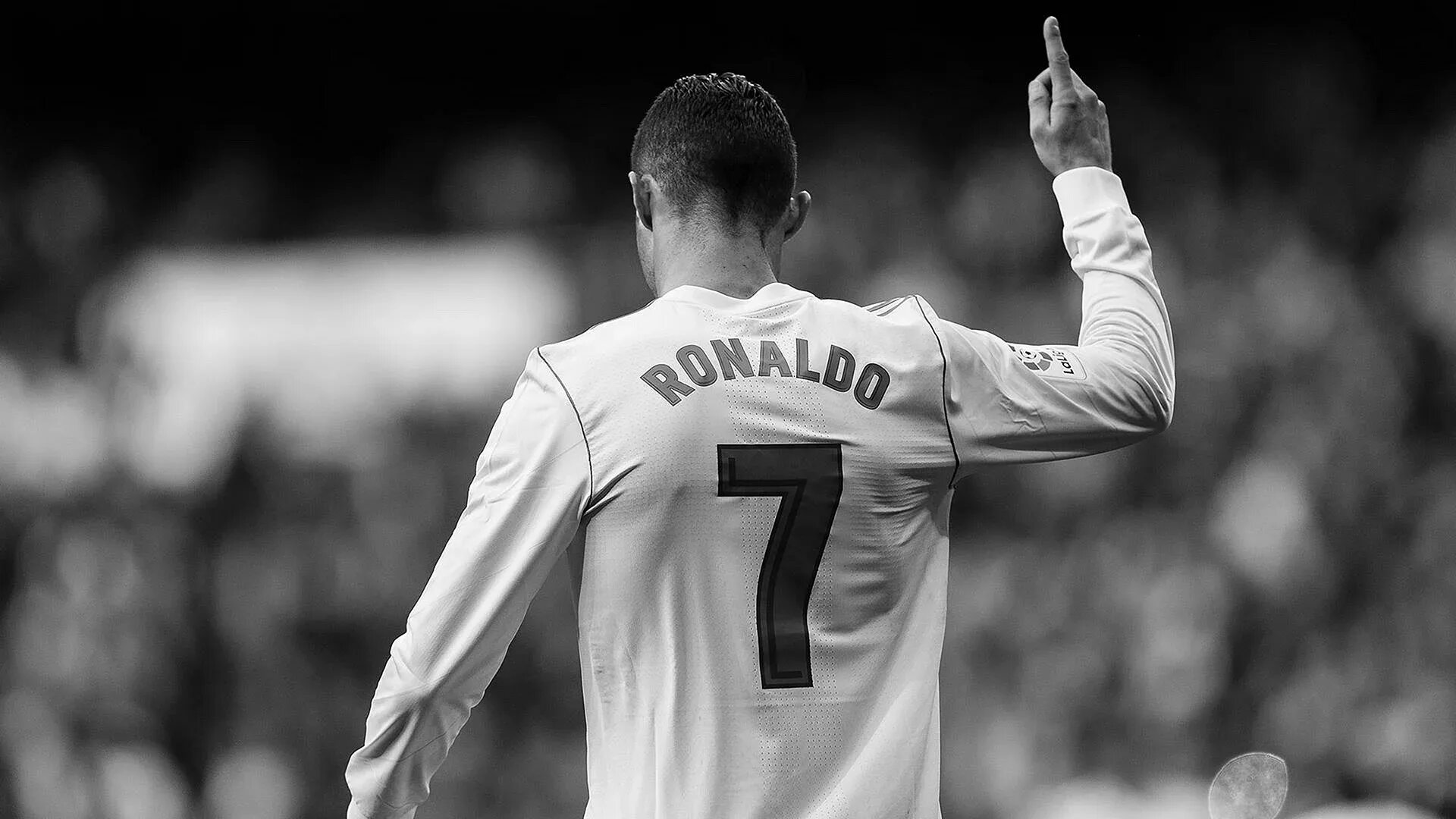 Роналдо под. Роналдо футболист. Криштиану Роналду 7 номер. Роналду Реал Мадрид 7 номер. Криштиану Роналду 9 номер.
