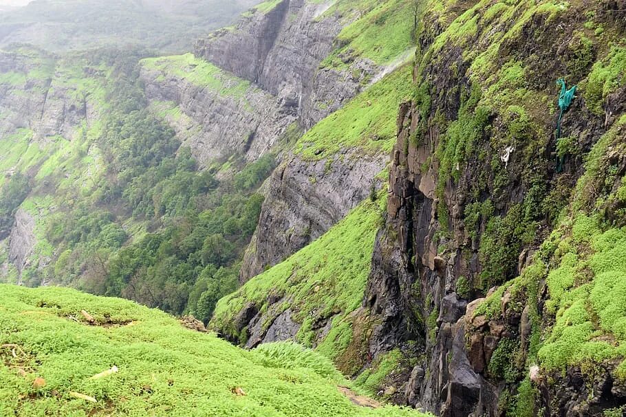 Лонавала Индия. Лонавала Индия фото. Lush Green Mountains. Gullies nature. Везде работа на горах в долинах рощах