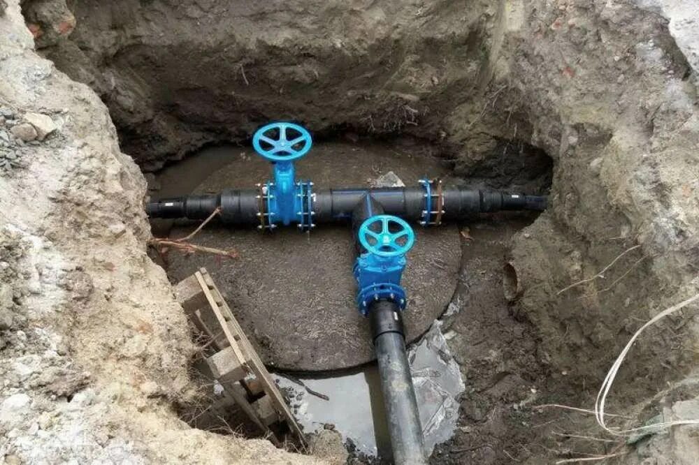 Сети водоснабжения. Магистральный водопровод. Монтаж трубопроводов водоснабжения. Водовод водопровод. Наружные сети водоснабжения.