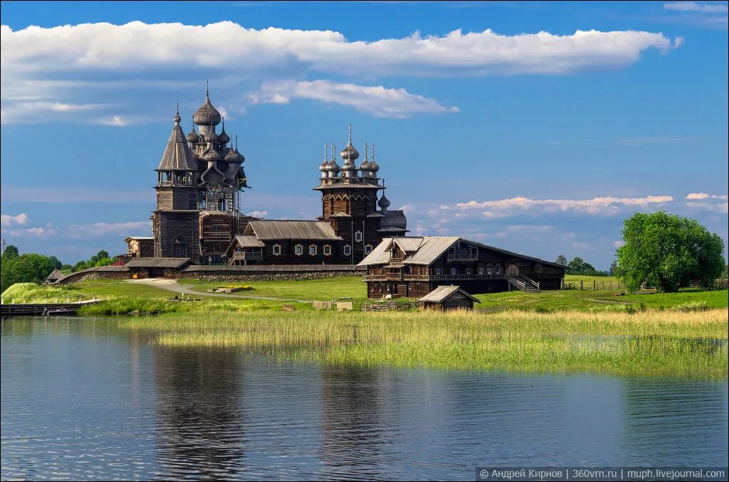 Сортавала кижи. Кижи музей-заповедник. Республика Карелия Онежское озеро остров Кижи. Кижи Карелия достопримечательности. Музей-заповедник Кижи (Онежское озеро).