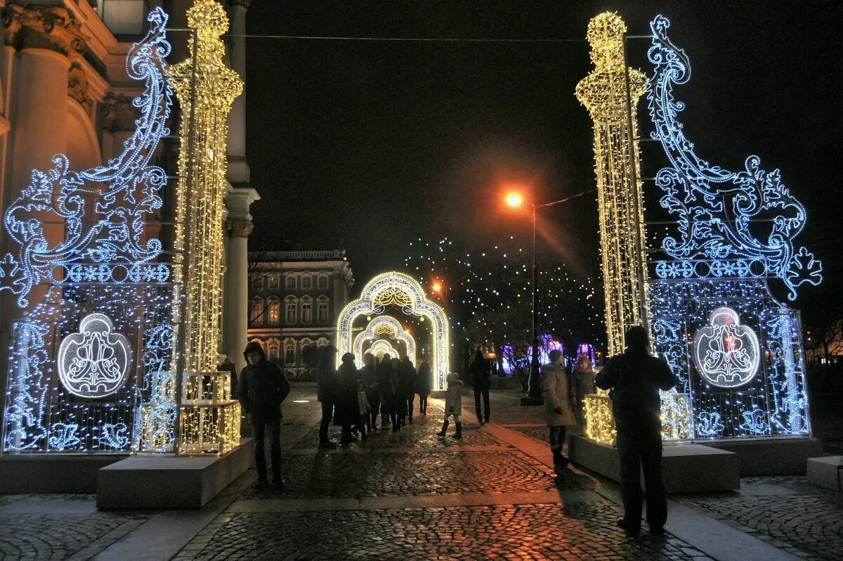 спб елка в эрмитаже. фойе театра эрмитаж. новогодняя елка в эрмитаже. эрмитаж работа на новогодние. питер елка эрмитаж.