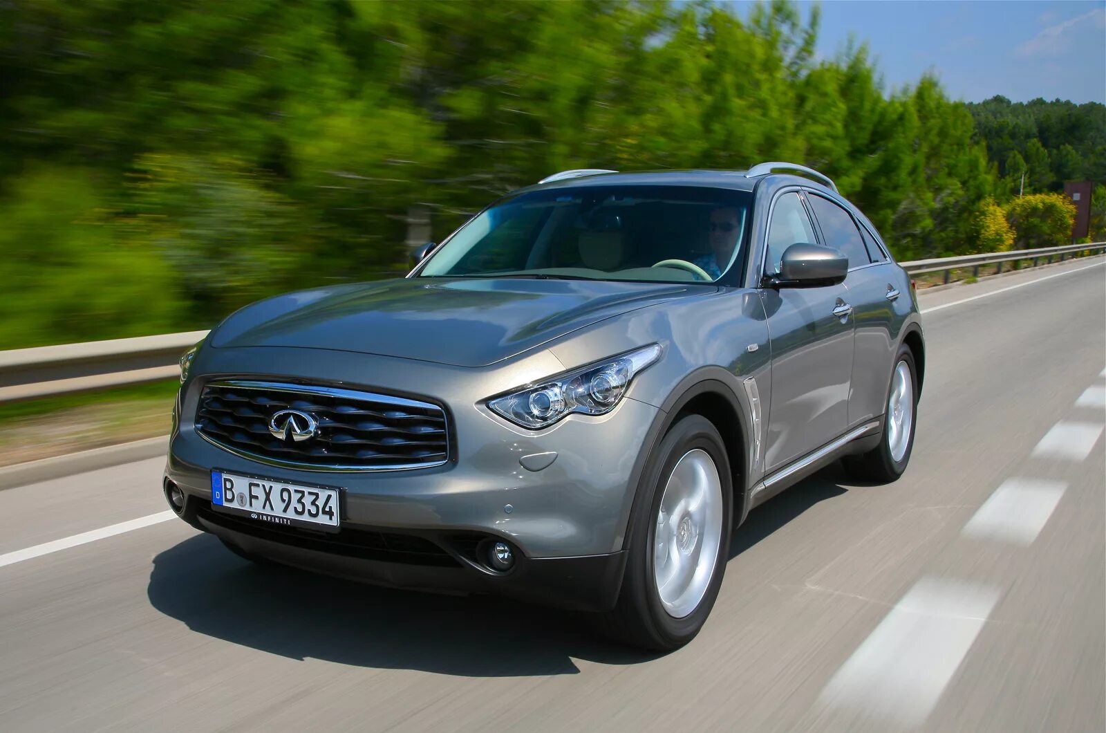 Инфинити машина страна. Infiniti fx30d. Инфинити ФХ 30d. Кроссовер Инфинити fx30. Инфинити FX 30 дизель.