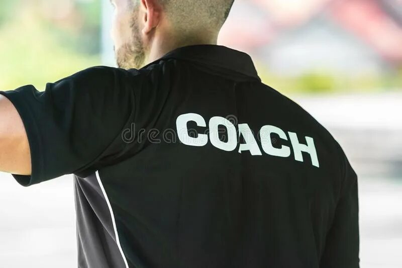 Тренер составьте слово. Футболка 'тренер'. Футболка тренер на спине. Надпись тренер на спине. Майки с надписью coach.