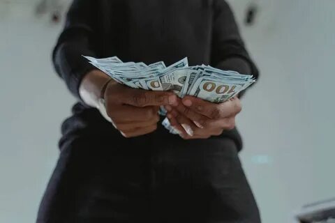 Женщина при деньгах отзывы