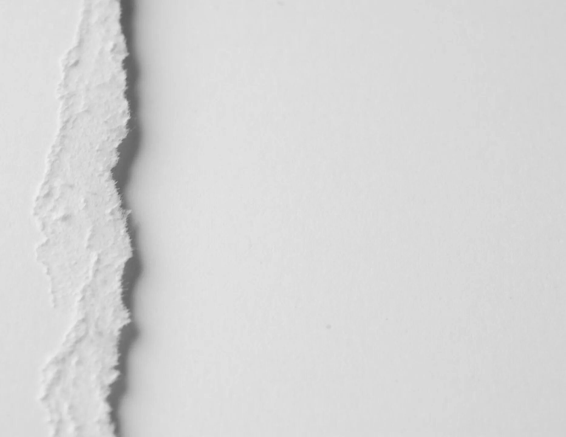 Рваный край бумаги. Рваная бумага. текстура бумаги. текстура разорванной бумаги.