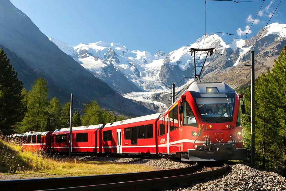 Бернина экспресс Швейцария. Поезд Италия Швейцария Bernina Express. Гора Бернина в Швейцарии. Ледниковый экспресс Швейцария. Travel поезд