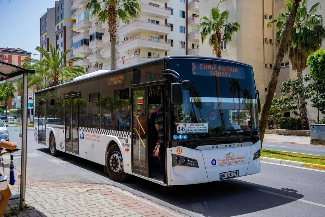 Аланья турция автобусы. Автовокзал алания турция. Neoplan p22. Автобус gan01 аланья. Общественный транспорт в аланье.