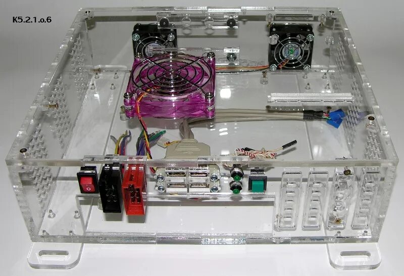 Делаем корпус. Корпуса для материнских плат 226x185. Компьютерный корпус из оргстекла. Самодельный компьютерный корпус. Системный блок из оргстекла.