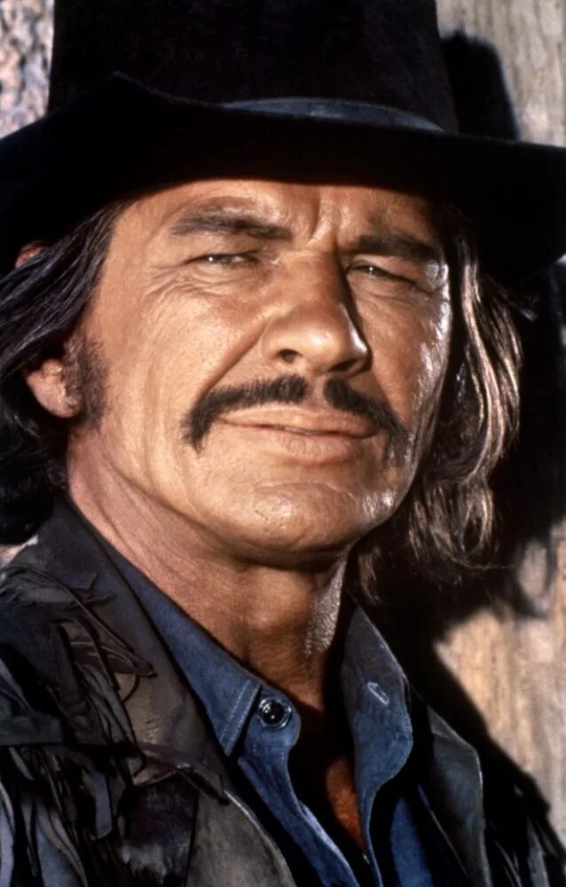 знаменитый актер вестернов по имени. клинт иствуд 1973. гэри купер. клинт иствуд ковбой. теренс хилл джанго.