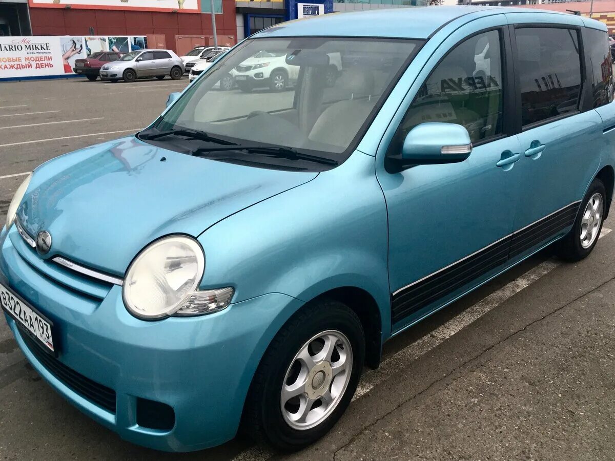 Продажа тойота сиента. Тойота Сиента 2008. Toyota · Sienta · i Рестайлинг. 3т8 цвет авто Тойота Сиента. Toyota Sienta голубой цвет на улице.