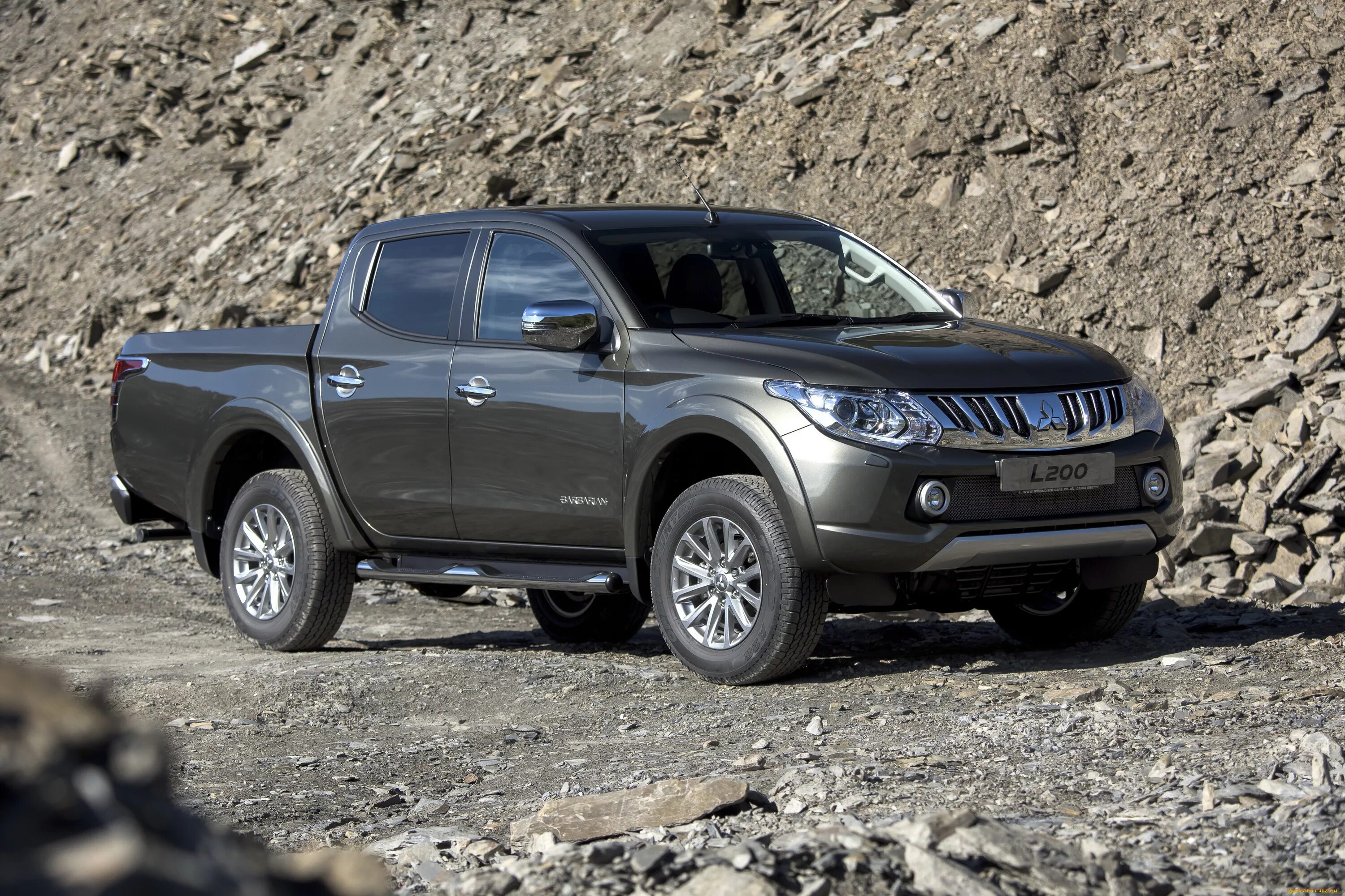 Автомобиль л 200. Mitsubishi l200 пикап. Пикап Митсубиси л200. Митсубиси л200 200. Митсубиси л200 2015.