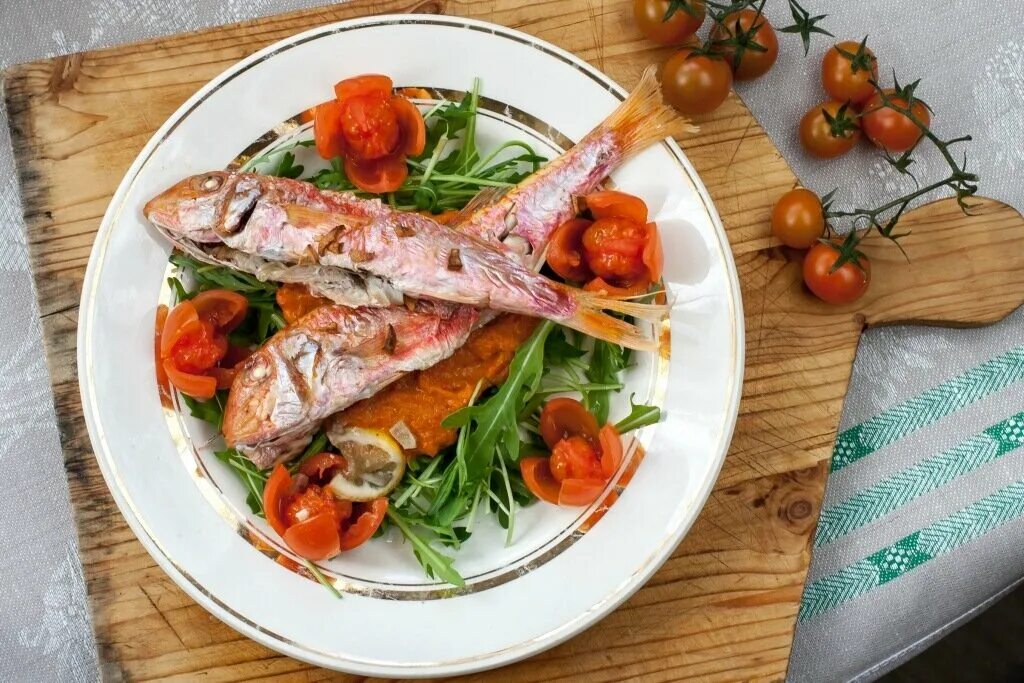 рыба барабуля султанка черноморская. барабулька вяленая. рыбка султанка черноморская. барабулька султанка малек. барабулька атлантическая.