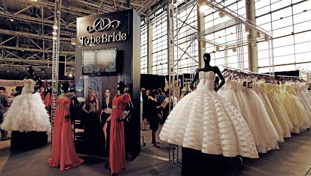 Выставка свадебных платьев