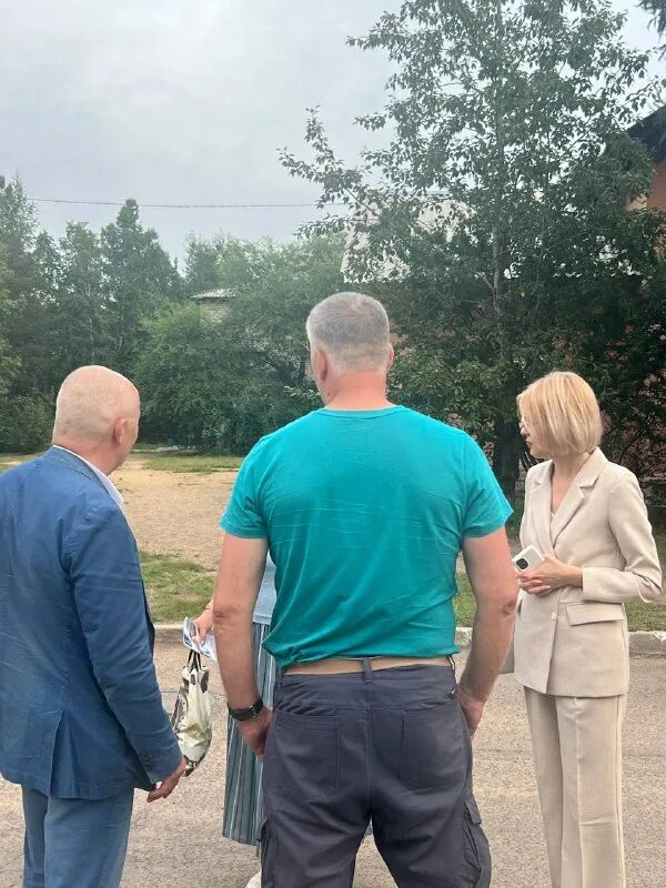 недавно встретилась