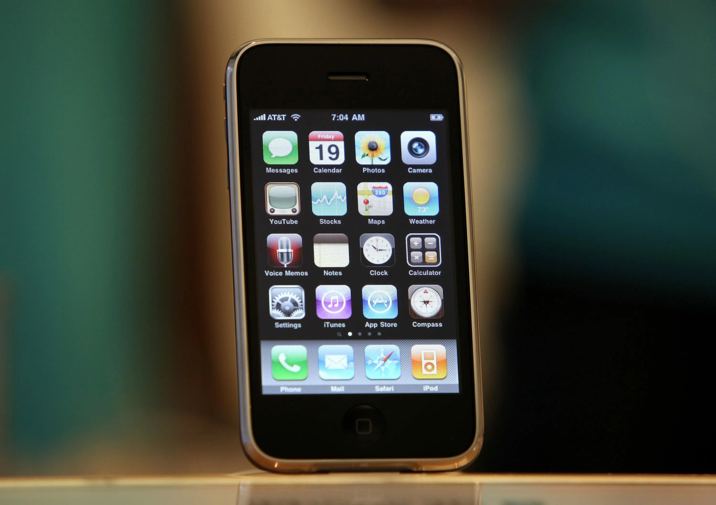Iphone 2007. Apple iphone 1. Iphone 1 2007. Iphone 2g. Информация про айфон