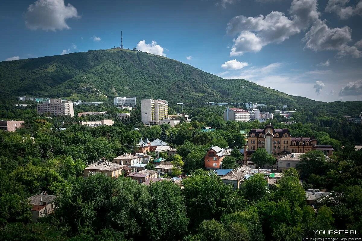 Машук пятигорск ставропольский край. Гора Машук в Пятигорске. Кавказские Минеральные воды Машук Пятигорск. Пятигорск гора Машук летом. Северный Кавказ Пятигорск.