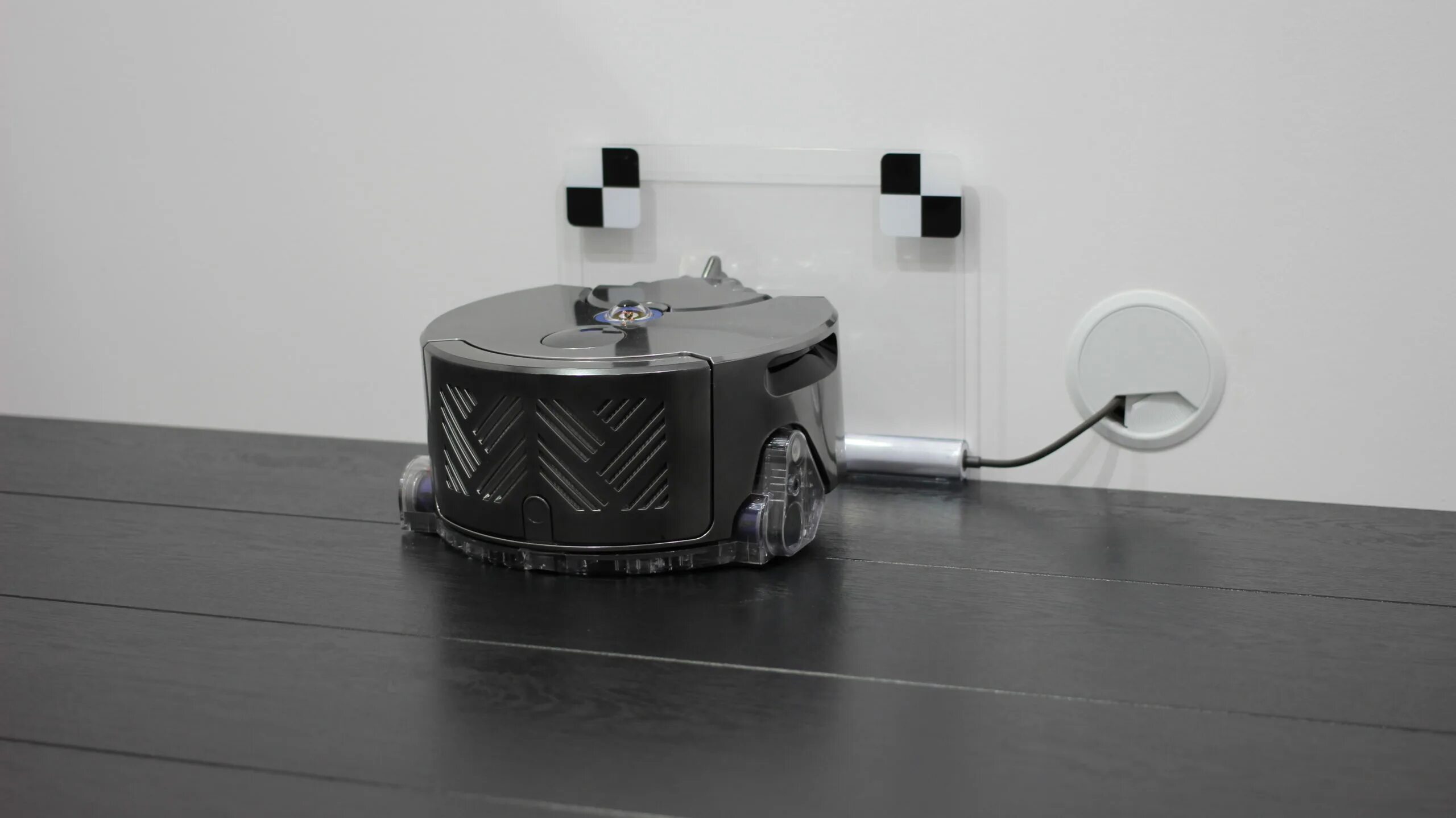 Dyson 360 Eye. Робот пылесос Дайсон. Пылесос Дайсон робот пылесос. Robot Vacuum Dyson. Круглый дайсон