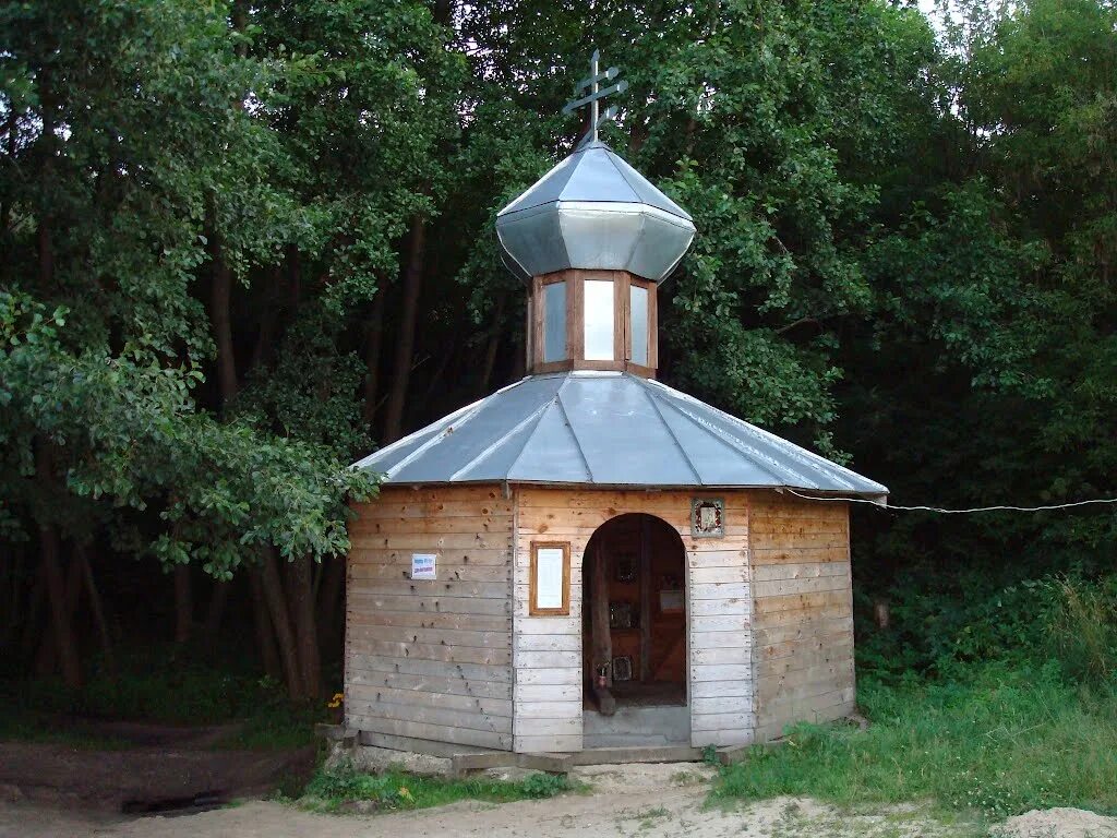 Родники волгоградской области. Родник в Волгоградской области. Булавинский Родник Урюпинский район. Источники святые Волгограда Родники.