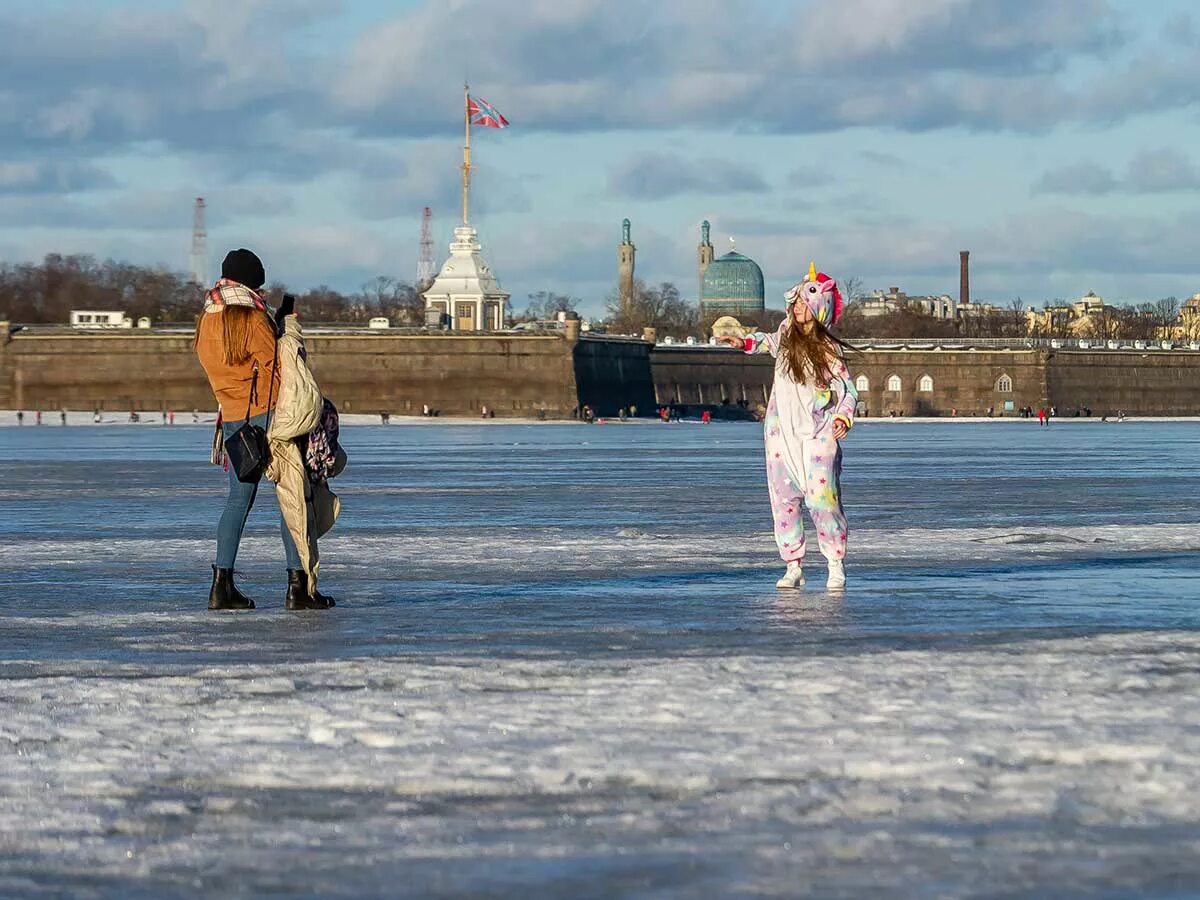 Прогноз погоды в петербурге в феврале. Морозно и солнечно Санкт Петербург. Санкт Петербург Мороз и солнце. Одеться по погоде в Питере.