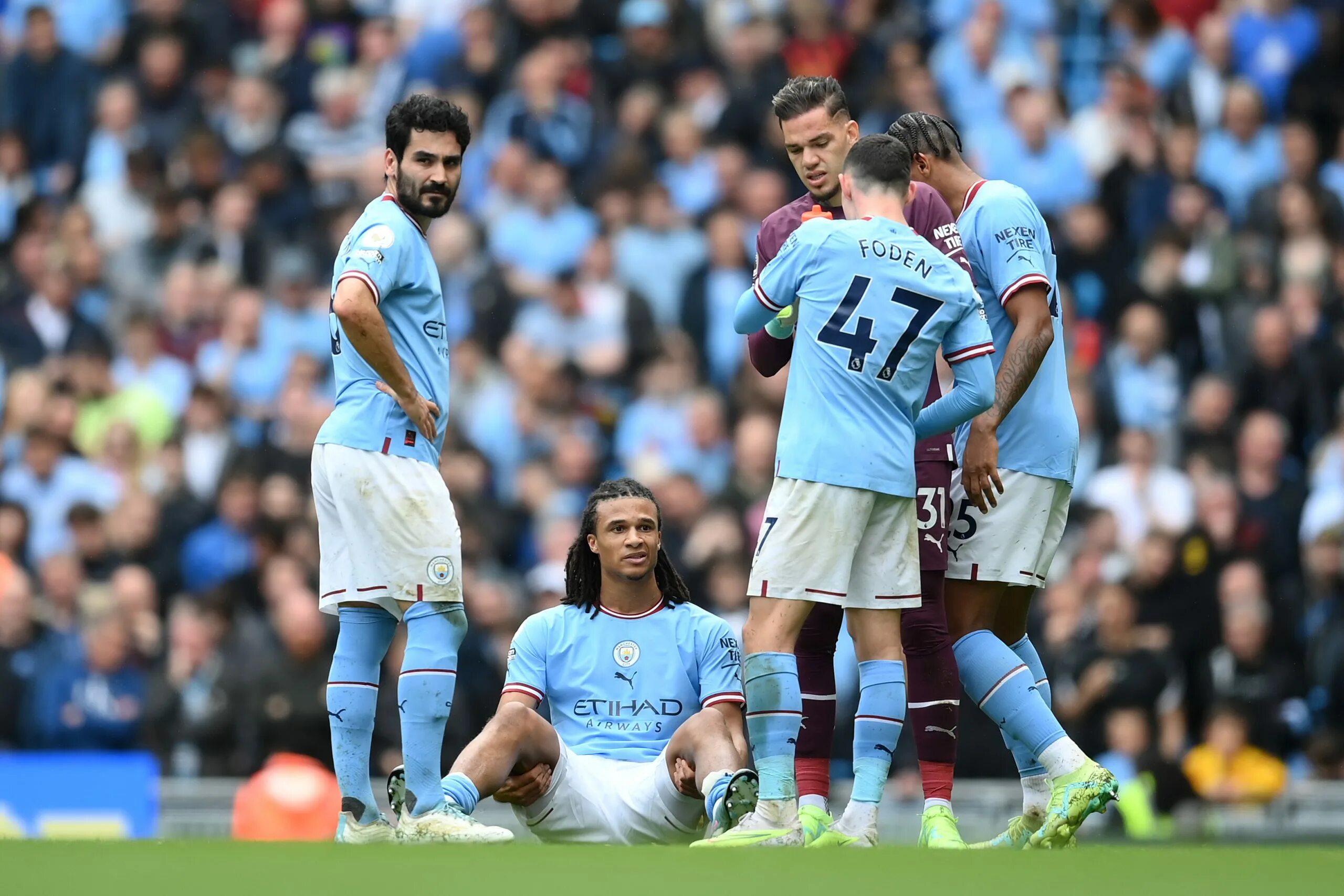 Ман сити реал мадрид прямая трансляция. Ман Сити Реал Мадрид. Ake Manchester City. Волкер ман Сити. Ман Сити против Реала.