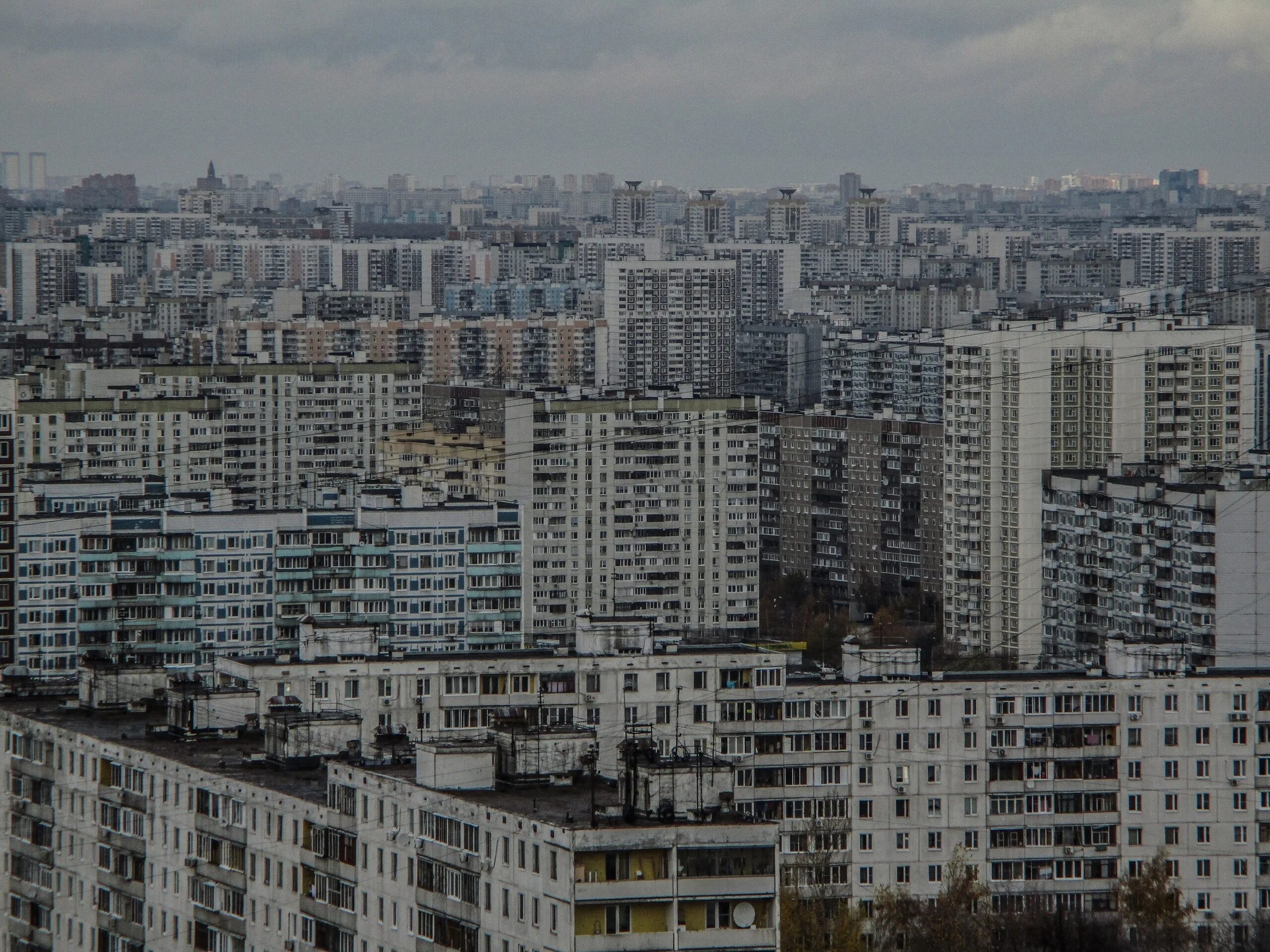 Серые дома полупустые города замотали мои. Аризона спальный район. Спальный район Москвы. Спальные районы. Московские спальные районы.