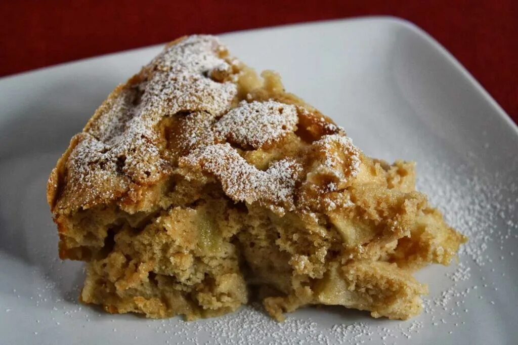 Шарлотка из овсяной муки. Шарлотка из цельнозерновой муки с яблоками. Шарлотка скрипкина. Медовый яблочный пирог. Шарлотка из цельнозерновой муки.