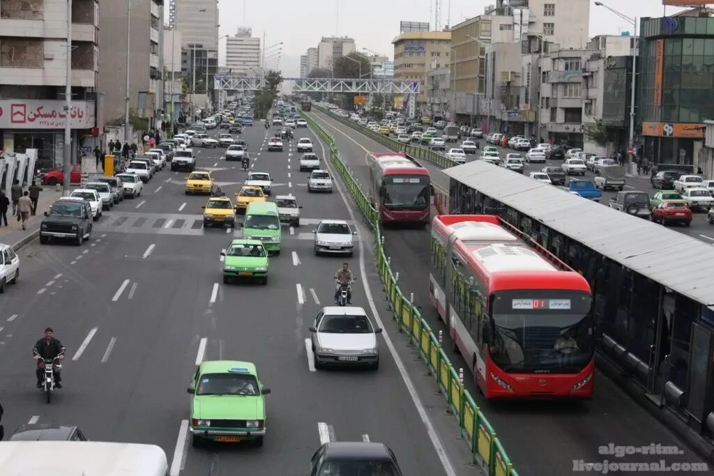 Public transportation. Общественный транспорт Тегерана. Тегеран BRT. Тегеран автобусы. Тегеран метробус.