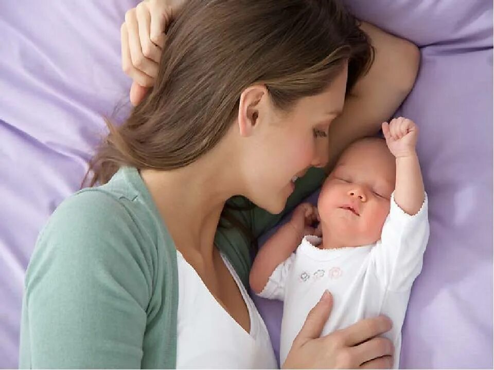 Мама с ребенком сон. Вскармливание детей. Ребенок в семье. Как отучить ребенка от совместного. Как отучить ребенка от совместного.