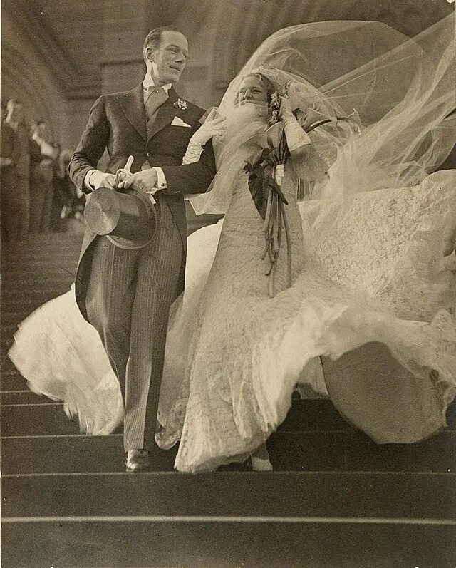 Vintage Brides Wedding gowns vintage, Vintage bride, Bride dress vintage