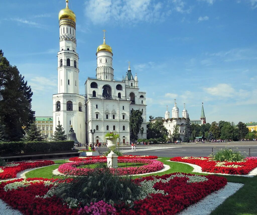 Московский кремль москва ивановская площадь фото. Ивановская площадь Кремля. Ивановская площадь площадь в Кремле Московский Кремль. Колокольня Ивана Великого в Москве. Иванова площадь в Кремле.