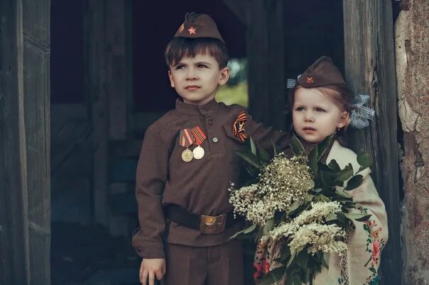 Фотосъемка 9 мая дети. Детская фотосессия в военной форме. Детская фотосессия ко Дню Победы. Фотосессия малыша к 9 мая.