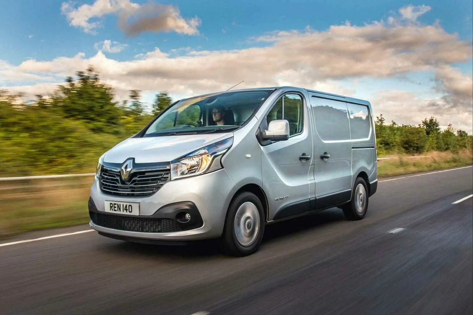 Трафик купить россии. Рено трафик Ван. Renault Trafic фургон. Фургон Renault Trafic 2016. Фургон Renault Trafic 2019.