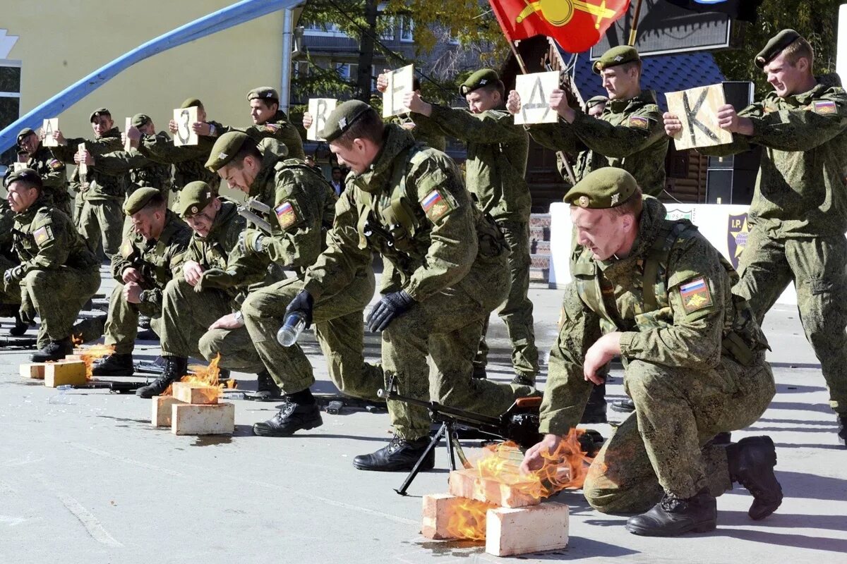 Сайт нввку новосибирское. Новосибирское военное училище. НВВКУ Академгородок. НВВКУ Новосибирское высшее военное. Военное училище в Академгородке Новосибирска.